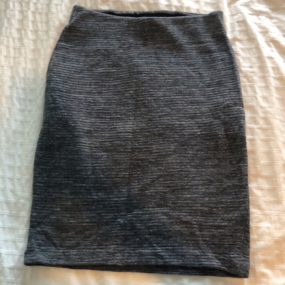 Grey skirt